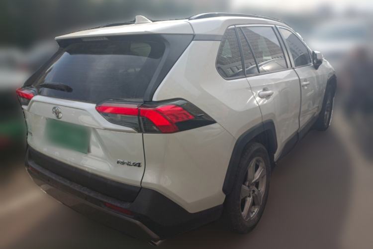 Used Toyota RAV4 2021 2.0L CVT Two-Wheel Drive Fashion PLUS Edition Rear Right 45 Deg