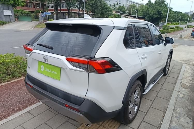 Used Toyota RAV4 2021 2.0L CVT Two-Wheel Drive Fashion PLUS Edition Rear Right 45 Deg