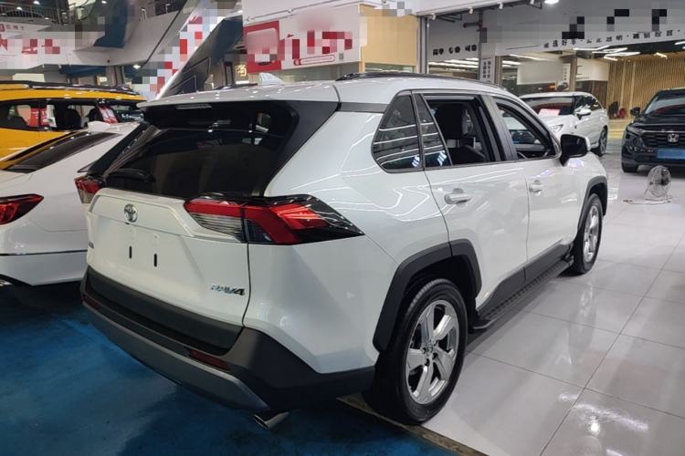 Used Toyota RAV4 2021 2.0L CVT Two-Wheel Drive Fashion PLUS Edition Rear Right 45 Deg