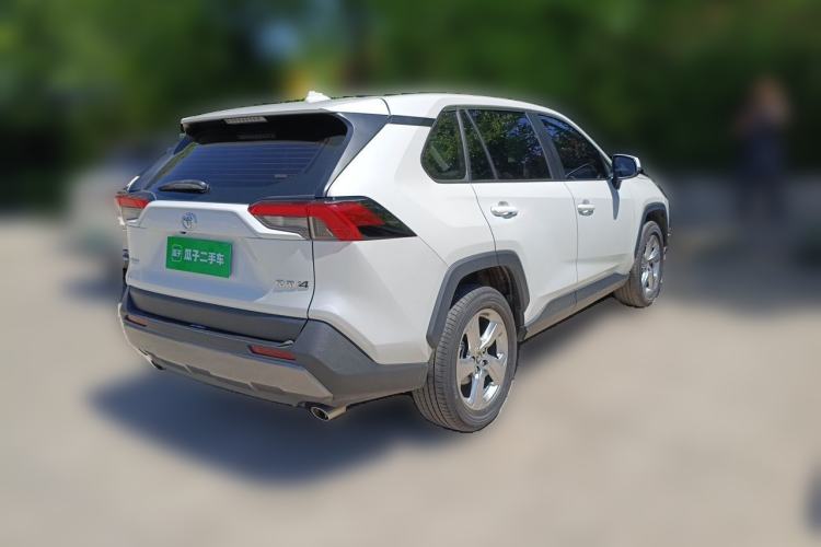 Used Toyota RAV4 2021 2.0L CVT Two-Wheel Drive Fashion Edition Rear Right 45 Deg