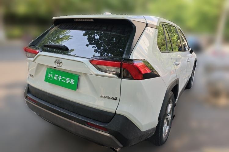 Used Toyota RAV4 2021 2.0L CVT Two-Wheel Drive Fashion Edition Rear Right 45 Deg