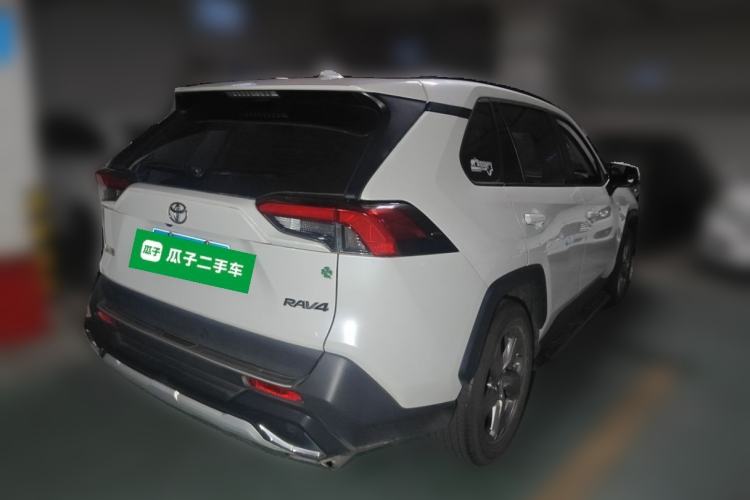 Used Toyota RAV4 2021 2.0L CVT Two-Wheel Drive Fashion PLUS Edition Rear Right 45 Deg