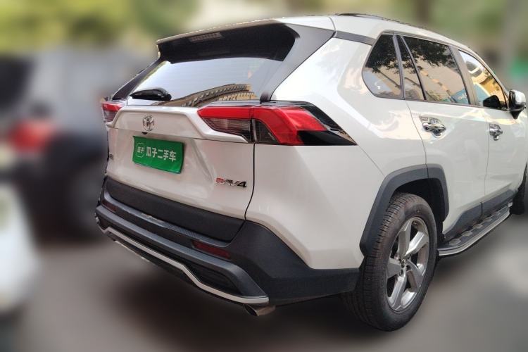 Used Toyota RAV4 2021 2.0L CVT Two-Wheel Drive Fashion PLUS Edition Rear Right 45 Deg