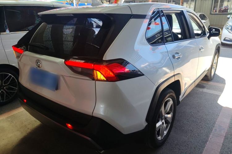 Used Toyota RAV4 2021 2.0L CVT Two-Wheel Drive Fashion Edition Rear Right 45 Deg