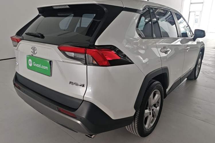 Used Toyota RAV4 2021 2.0L CVT Two-Wheel Drive Fashion PLUS Edition Rear Right 45 Deg