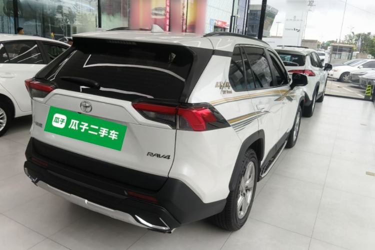 Used Toyota RAV4 2021 2.0L CVT Two-Wheel Drive Fashion PLUS Edition Rear Right 45 Deg