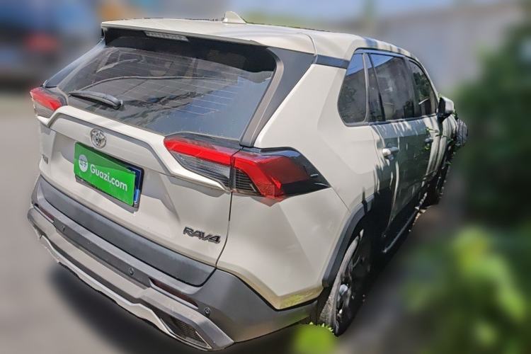 Used Toyota RAV4 2021 2.0L CVT Two-Wheel Drive Fashion Edition Rear Right 45 Deg