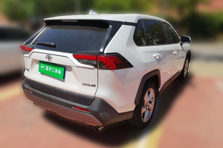 Used Toyota RAV4 2021 2.0L CVT Two-Wheel Drive Fashion PLUS Edition Rear Right 45 Deg