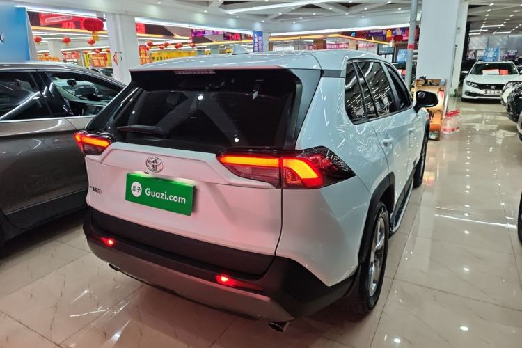 Used Toyota RAV4 2021 2.0L CVT Two-Wheel Drive Fashion Edition Rear Right 45 Deg
