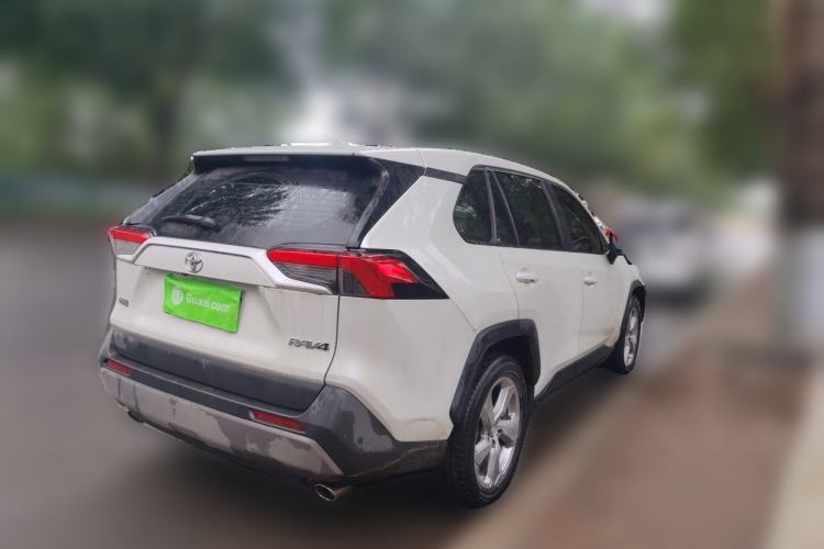 Used Toyota RAV4 2021 2.0L CVT Two-Wheel Drive Fashion PLUS Edition Rear Right 45 Deg