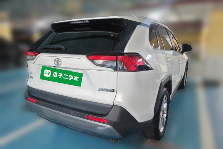 Used Toyota RAV4 2021 2.0L CVT Two-Wheel Drive Fashion PLUS Edition Rear Right 45 Deg
