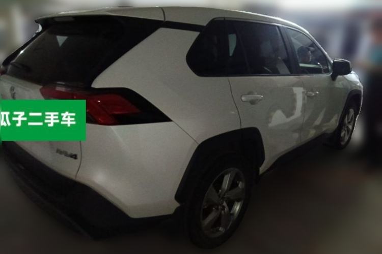 Used Toyota RAV4 2021 2.0L CVT Two-Wheel Drive Fashion Edition Rear Right 45 Deg
