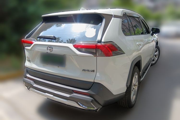 Used Toyota RAV4 2021 2.0L CVT Two-Wheel Drive Fashion PLUS Edition Rear Right 45 Deg