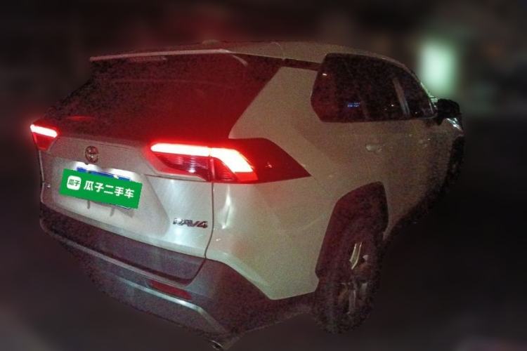 Used Toyota RAV4 2021 2.0L CVT Two-Wheel Drive Fashion Edition Rear Right 45 Deg