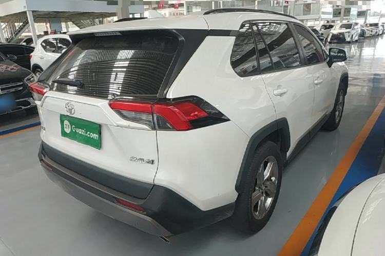Used Toyota RAV4 2021 2.0L CVT Two-Wheel Drive Fashion PLUS Edition Rear Right 45 Deg