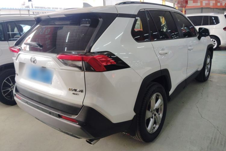 Used Toyota RAV4 2021 2.0L CVT 4x4 Style PLUS Edition Rear Right 45 Deg