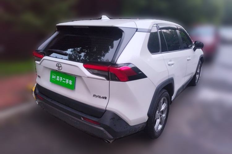 Used Toyota RAV4 2021 2.0L CVT Two-Wheel Drive Fashion PLUS Edition Rear Right 45 Deg
