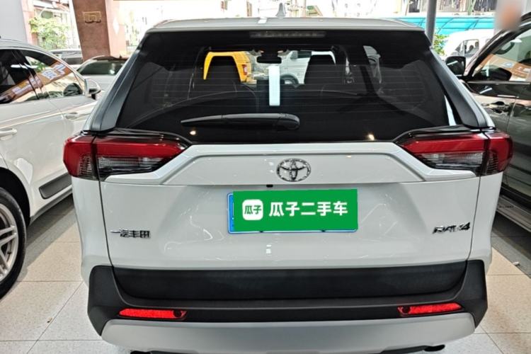 Used Toyota RAV4 2021 2.0L CVT Two-Wheel Drive Fashion Edition Rear