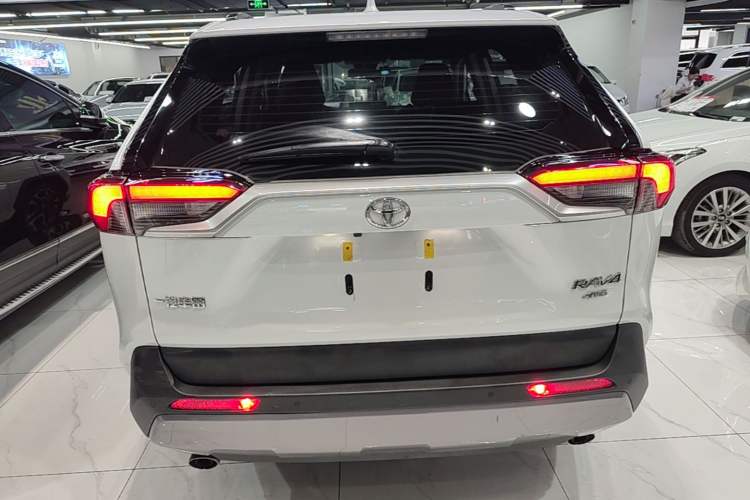 Used Toyota RAV4 2021 2.0L CVT Four-Wheel Drive Premium Edition Rear