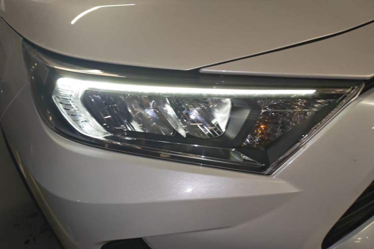 Used Toyota RAV4 2021 2.0L CVT Two-Wheel Drive Fashion PLUS Edition Right Front Headlight