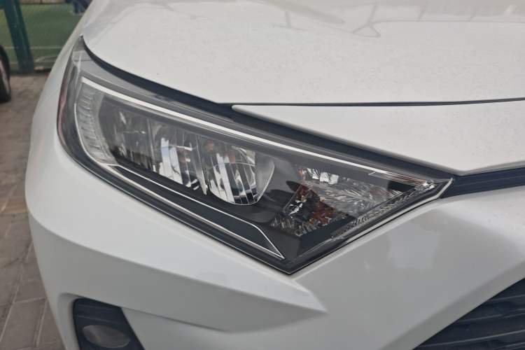 Used Toyota RAV4 2021 2.0L CVT Two-Wheel Drive Urban Edition Right Front Headlight