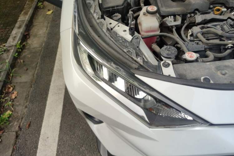 Used Toyota RAV4 2021 Dual-Engine 2.5L E-CVT Four-Wheel Drive Elite PLUS Edition Right Front Headlight