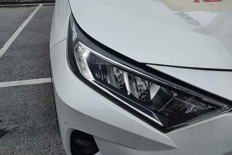 Used Toyota RAV4 2021 2.0L CVT Two-Wheel Drive Urban Edition Right Front Headlight