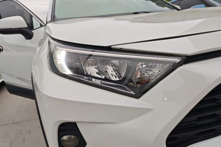 Used Toyota RAV4 2021 2.0L CVT Two-Wheel Drive Fashion PLUS Edition Right Front Headlight