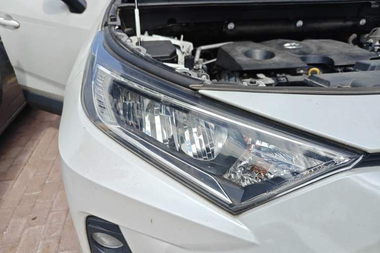 Used Toyota RAV4 2021 2.0L CVT Two-Wheel Drive Fashion PLUS Edition Right Front Headlight