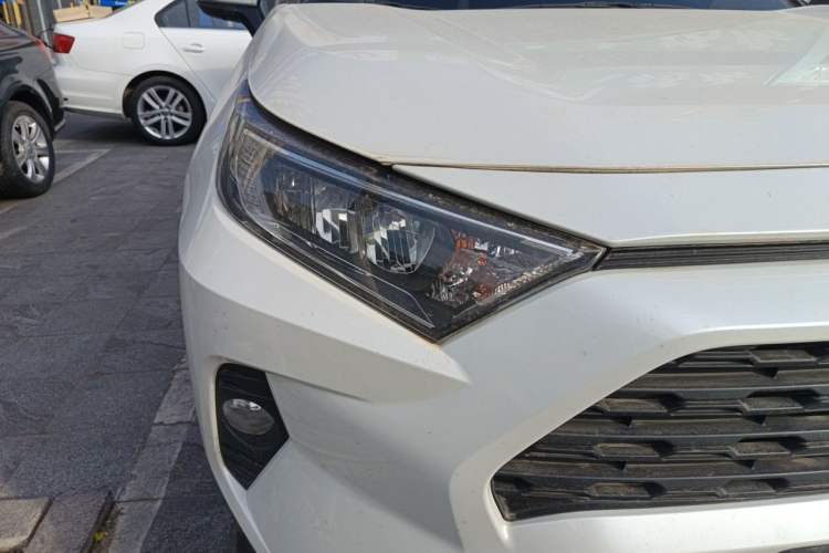 Used Toyota RAV4 2021 2.0L CVT Two-Wheel Drive Fashion Edition Right Front Headlight