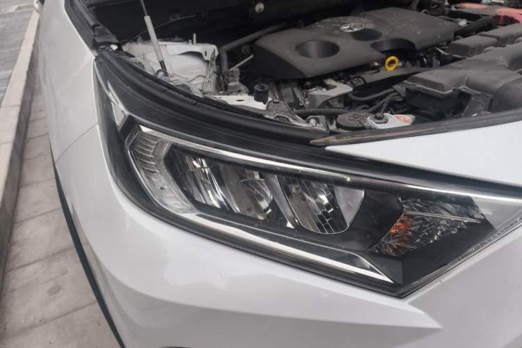 Used Toyota RAV4 2021 2.0L CVT Two-Wheel Drive Fashion Edition Right Front Headlight