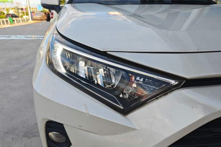 Used Toyota RAV4 2021 2.0L CVT Two-Wheel Drive Fashion PLUS Edition Right Front Headlight