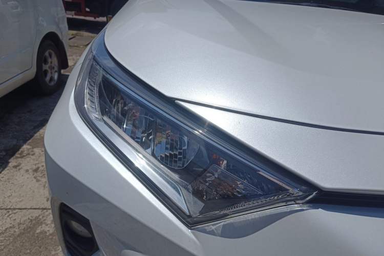 Used Toyota RAV4 2021 2.0L CVT 4x4 Style PLUS Edition Right Front Headlight