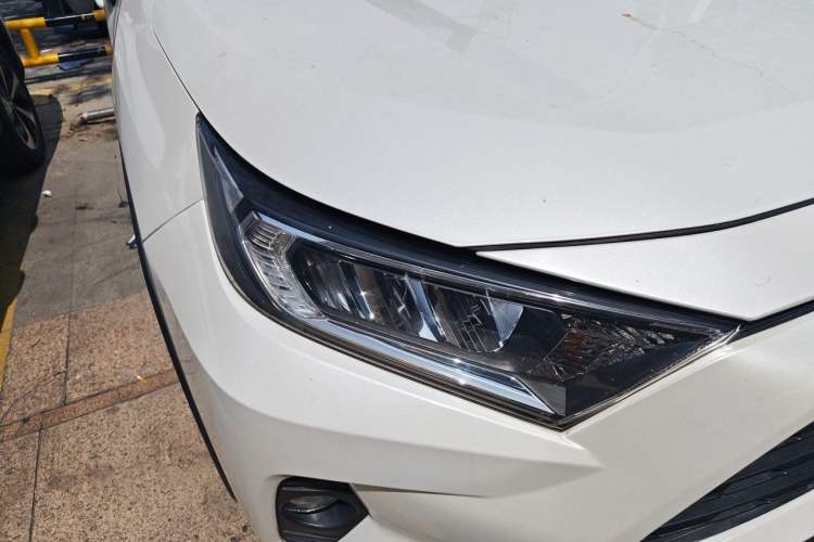 Used Toyota RAV4 2021 2.0L CVT Two-Wheel Drive Urban Edition Right Front Headlight