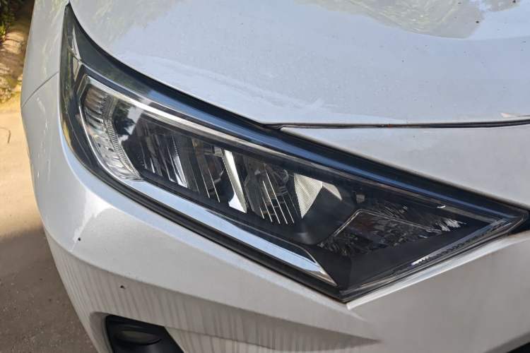 Used Toyota RAV4 2021 2.0L CVT Two-Wheel Drive Fashion Edition Right Front Headlight