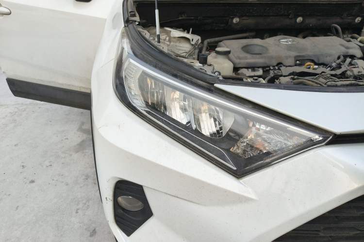 Used Toyota RAV4 2021 Dual-Engine 2.5L E-CVT Two-Wheel Drive Elite Edition Right Front Headlight