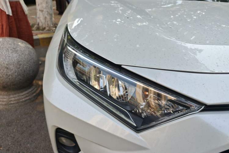 Used Toyota RAV4 2021 2.0L CVT Two-Wheel Drive Fashion Edition Right Front Headlight