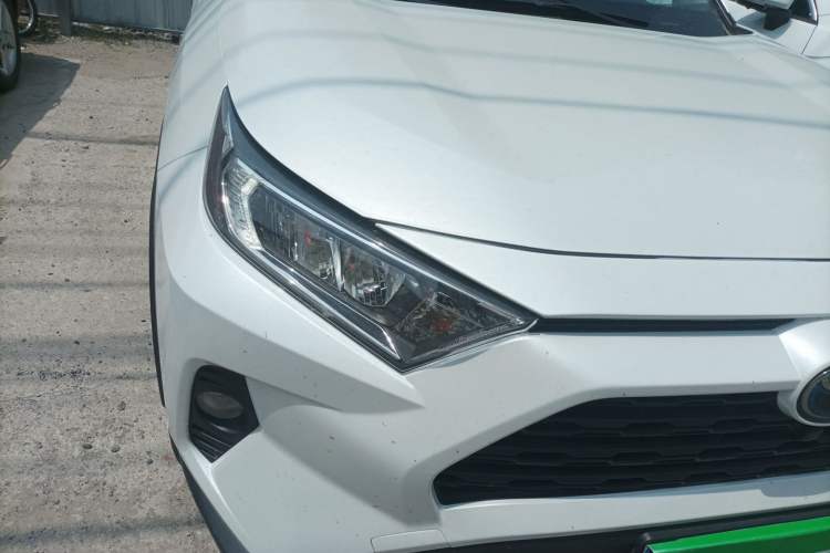 Used Toyota RAV4 2021 Dual-Engine 2.5L E-CVT Two-Wheel Drive Elite Edition Right Front Headlight