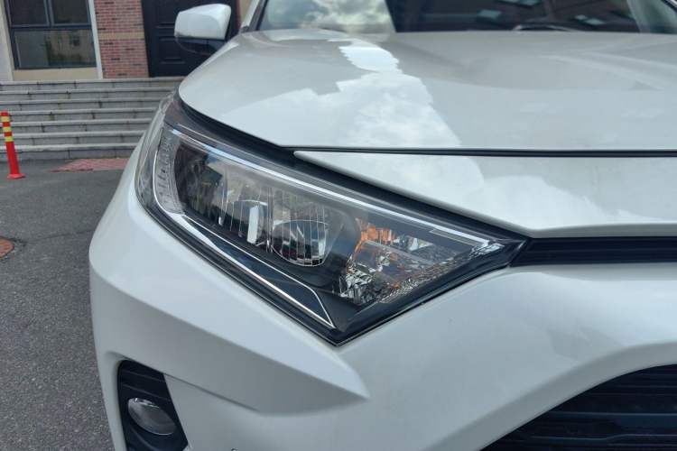 Used Toyota RAV4 2021 2.0L CVT Two-Wheel Drive Fashion PLUS Edition Right Front Headlight