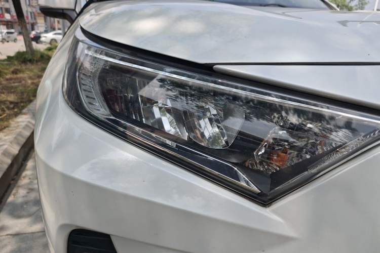 Used Toyota RAV4 2021 2.0L CVT Two-Wheel Drive Fashion PLUS Edition Right Front Headlight