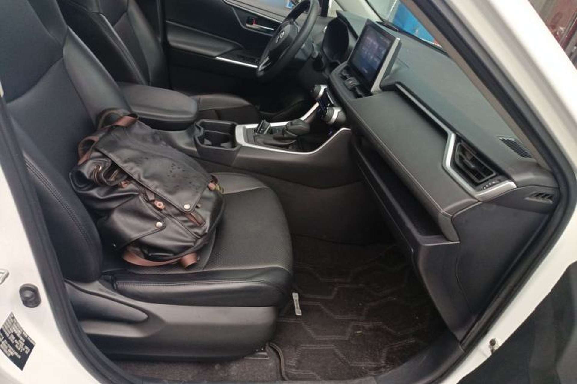 Used Toyota RAV4 2021 2.0L CVT Two-Wheel Drive Fashion Edition Right Front Seat