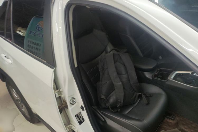 Used Toyota RAV4 2021 2.0L CVT Two-Wheel Drive Fashion PLUS Edition Right Front Seat