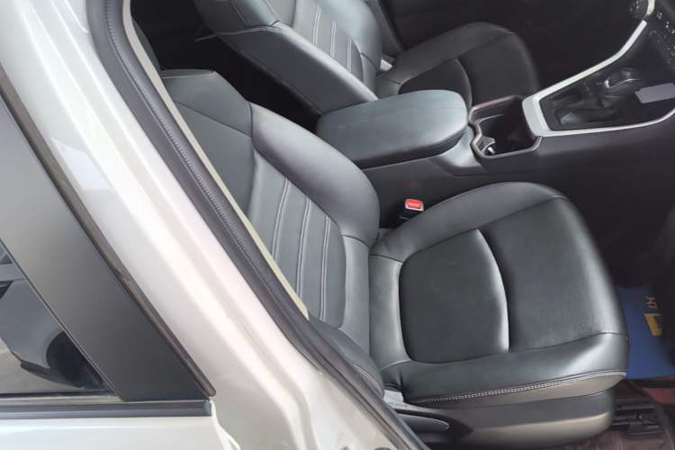 Used Toyota RAV4 2021 2.0L CVT Two-Wheel Drive Fashion PLUS Edition Right Front Seat
