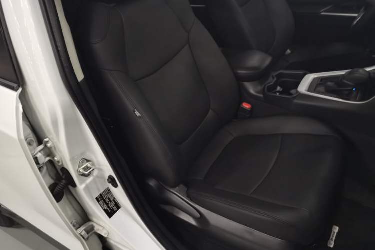 Used Toyota RAV4 2021 2.0L CVT Two-Wheel Drive Fashion Edition Right Front Seat