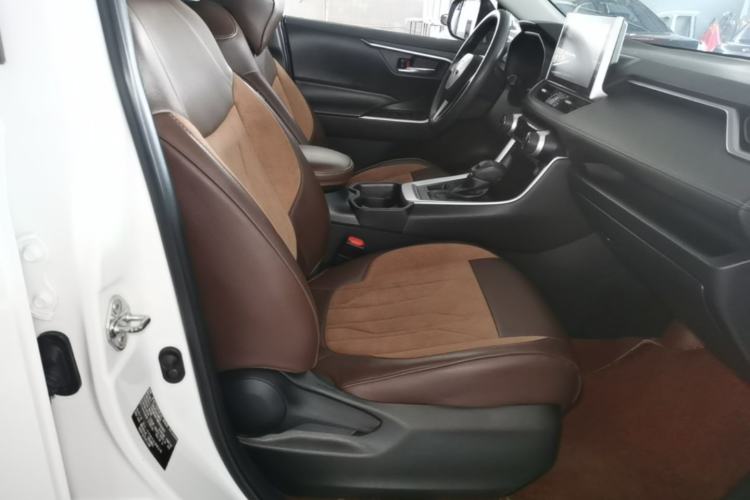 Used Toyota RAV4 2021 2.0L CVT 4x4 Trend Edition Right Front Seat