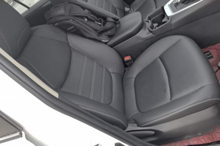 Used Toyota RAV4 2021 2.0L CVT Two-Wheel Drive Fashion PLUS Edition Right Front Seat