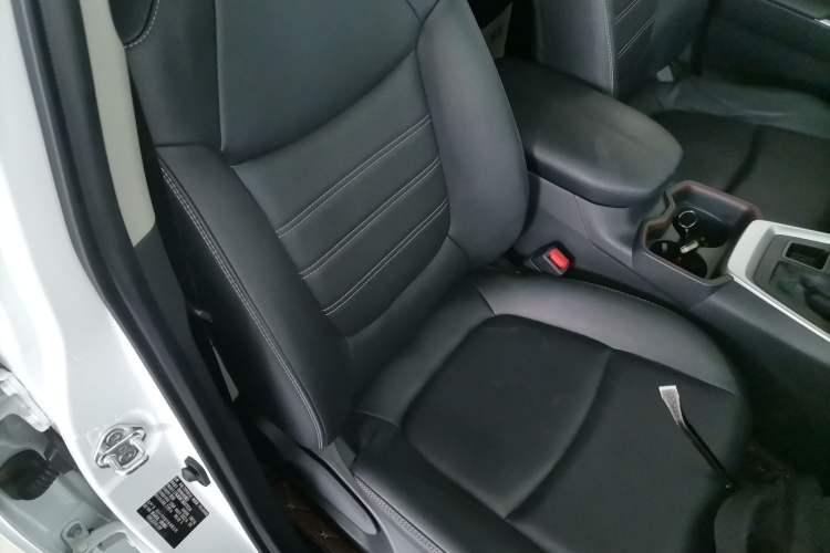 Used Toyota RAV4 2021 2.0L CVT 4x4 Style PLUS Edition Right Front Seat