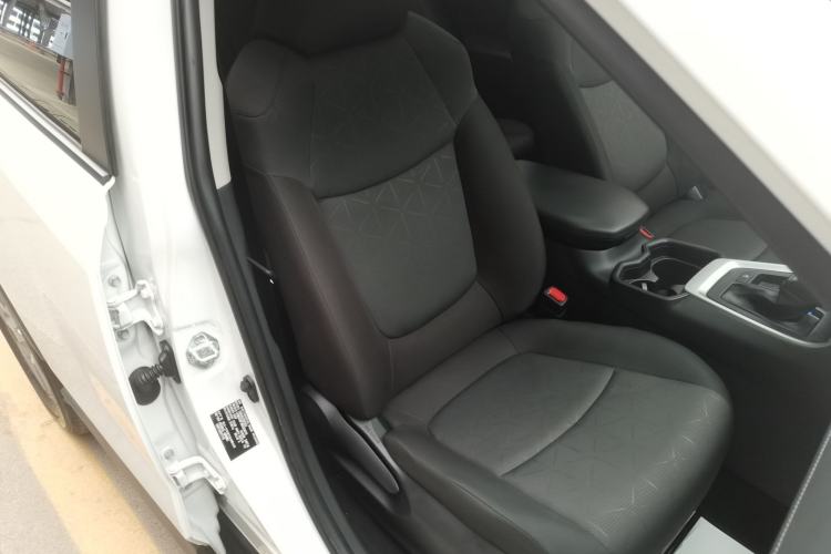Used Toyota RAV4 2021 Revised Version Dual-Motor Hybrid 2.5L E-CVT Two-Wheel Drive Elite Edition Right Front Seat
