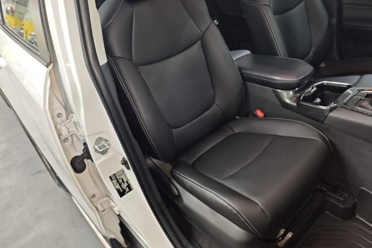 Used Toyota RAV4 2021 2.0L CVT Two-Wheel Drive Fashion Edition Right Front Seat
