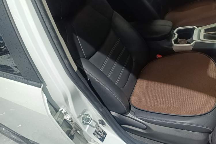 Used Toyota RAV4 2021 2.0L CVT Two-Wheel Drive Fashion PLUS Edition Right Front Seat